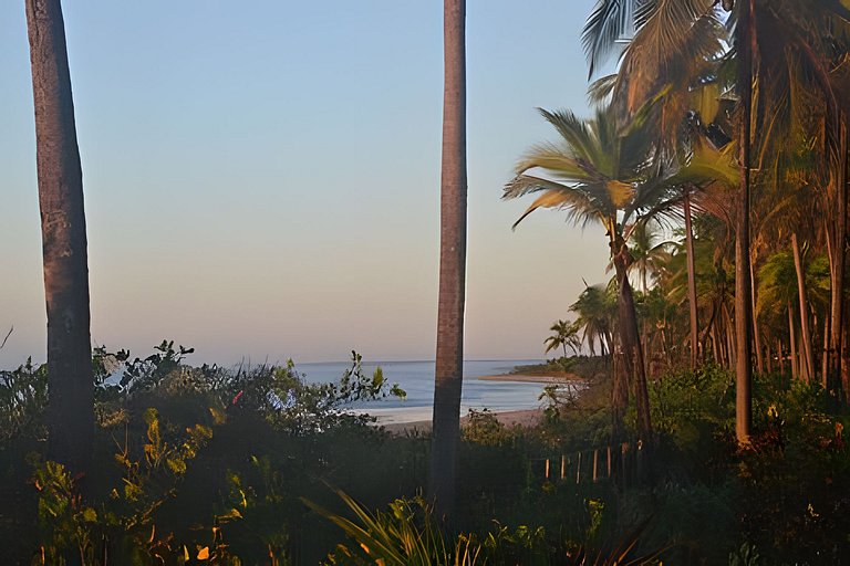 Casa Licuri Praia de Algodões, na beira do mar.
