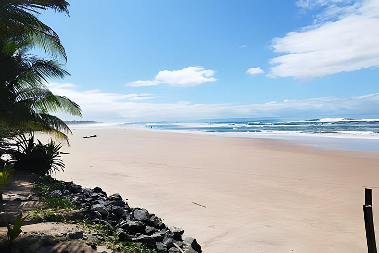 Casa Licuri Praia de Algodões, na beira do mar.
