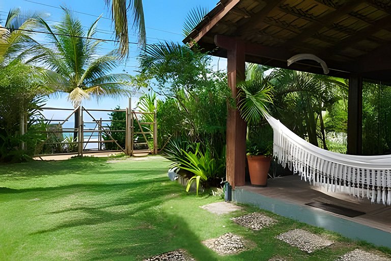 Casa Licuri Praia de Algodões, na beira do mar.